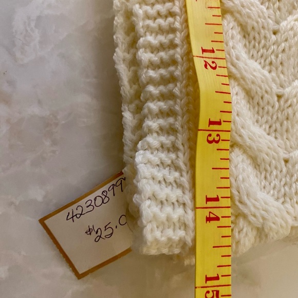 NWT Isotoner scarf - Picture 6 of 7